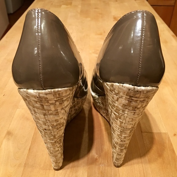 Steve Madden Patent Leather Platform Wedge 8.5 - Picture 3 of 4