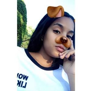 Meet your Posher, Cynthia