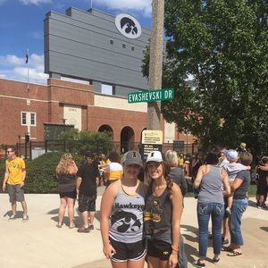 Meet your Posher, Meleia