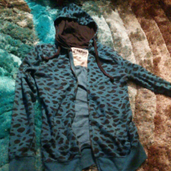 Leapard print sweater