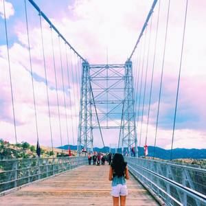 Meet your Posher, Ariana klaire