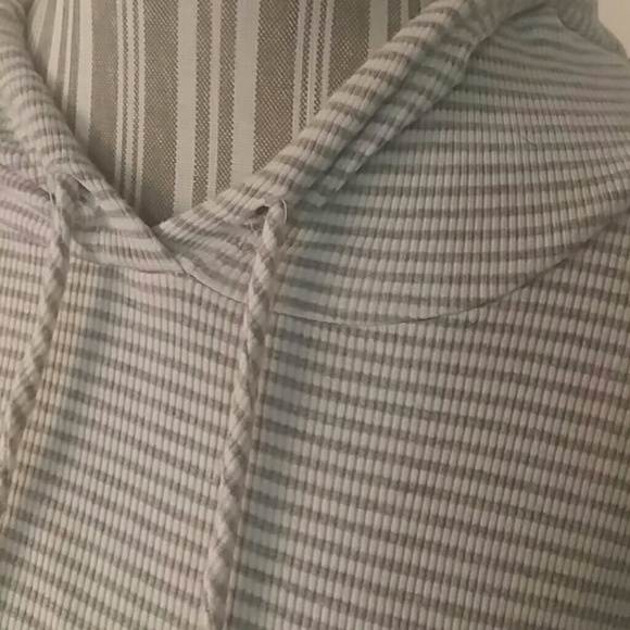Striped hooded top - Picture 2 of 3