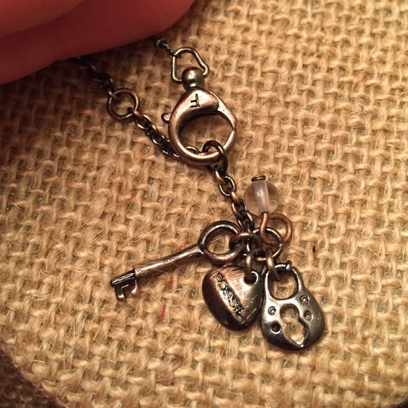 ✨SALE✨ Fossil Arrow Necklace - Picture 3 of 4