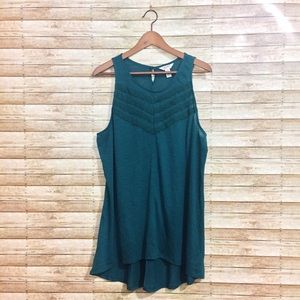 ✨Flash Sale✨NWOT Forest Green Top w/ Lace Detail