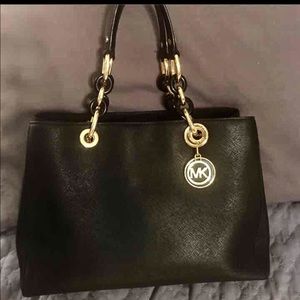 Authentic Michael Kors Cynthia Medium Satchel