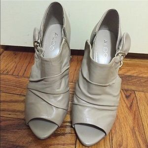 Aldo Gray/Beige Booties Size 6