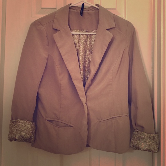 Beige trendy  blazer