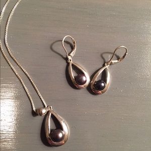 Black pearl earring and necklace set