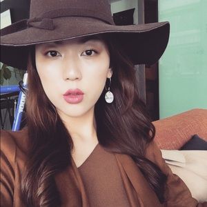 Meet your Posher, Eunsong