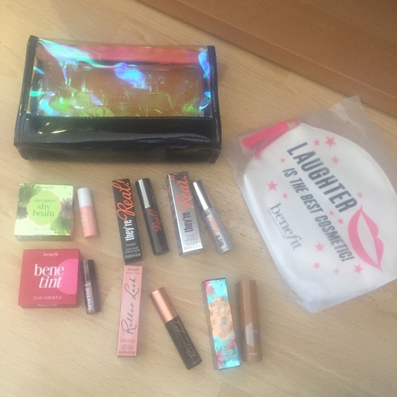 NEW 8 piece BENEFIT BUNDLE