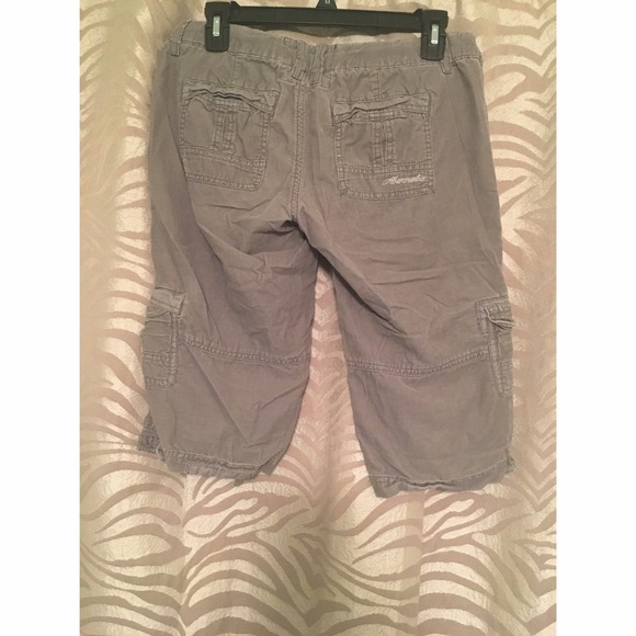 Abercrombie and Fitch grey capris - Picture 2 of 2