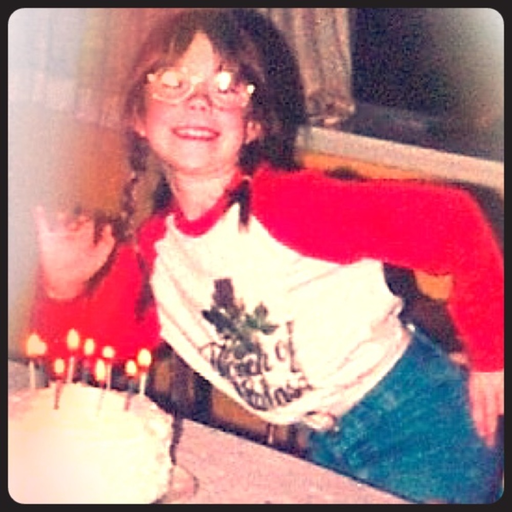 I’m Cindy! I love a good pair of jeans & a pose!