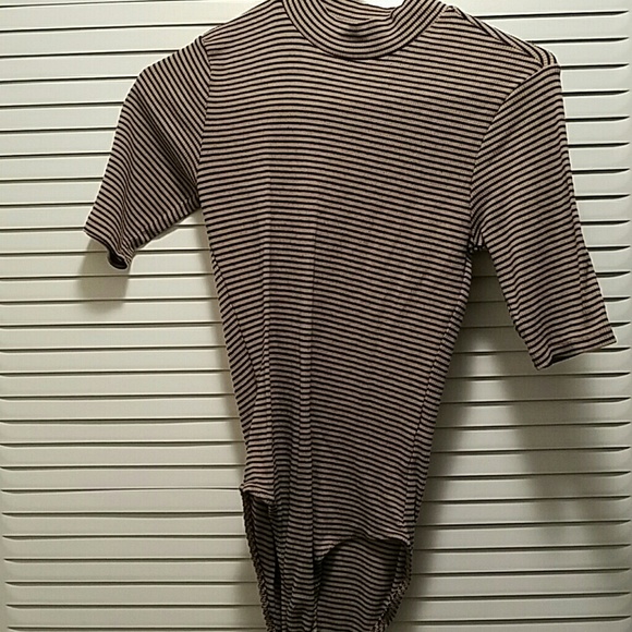 tan n black onesie shirt