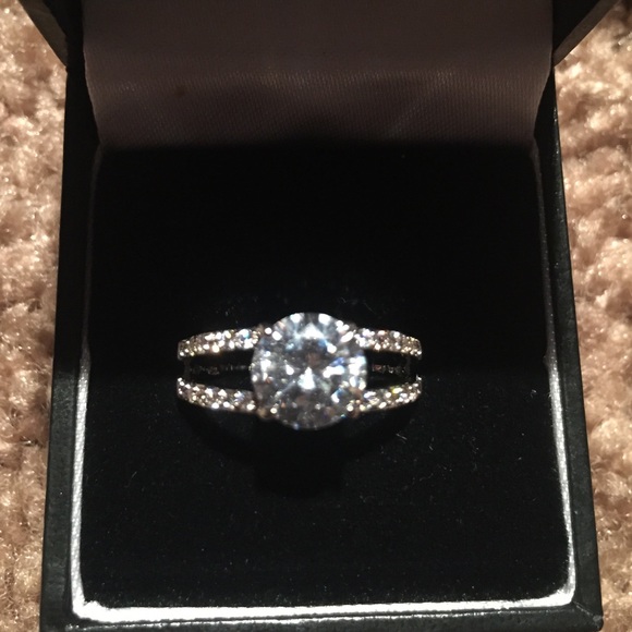 Cushion Cut Diamond Ring
