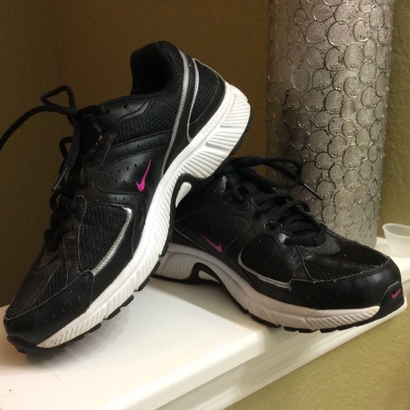 Nike Dart 7 women's tennis shoes
