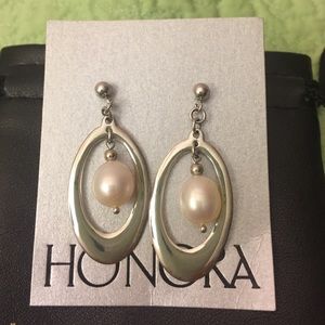 Honora SS Earrings w freshwater Pearl.