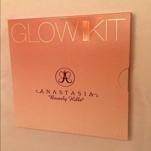 Anastasia glow kit