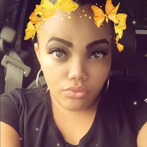 Meet your Posher, Alexis