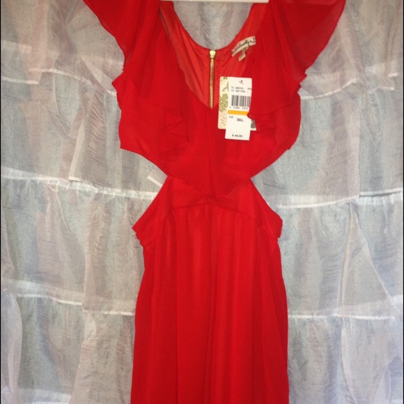 Side cut out dress