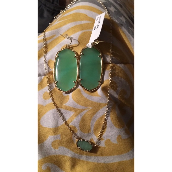 Kendra Scott earrings and necklace set