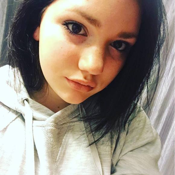 Meet your Posher, Torri