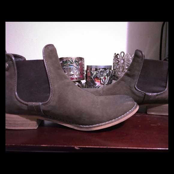 Steve Madden booties