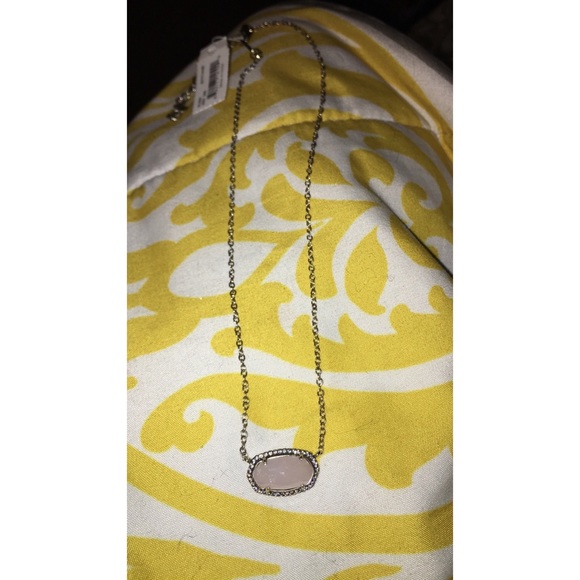 Kendra Scott necklace