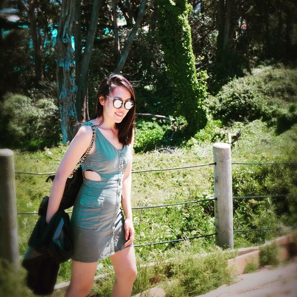 Meet your Posher, Leah - Picture 2 of 2