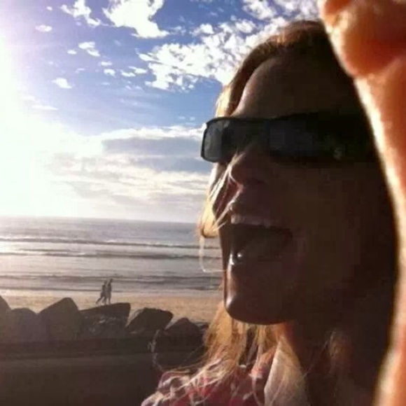 Meet your Posher, AnnMarie - Picture 2 of 8