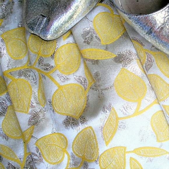 *SOLD********New Moschino Cheap Chic Floral skirt - Picture 2 of 7