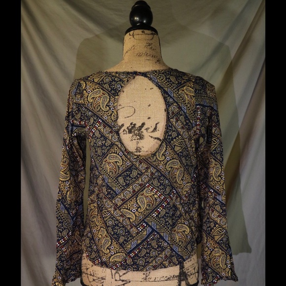 Bell Sleeve Paisley Top - Picture 4 of 4