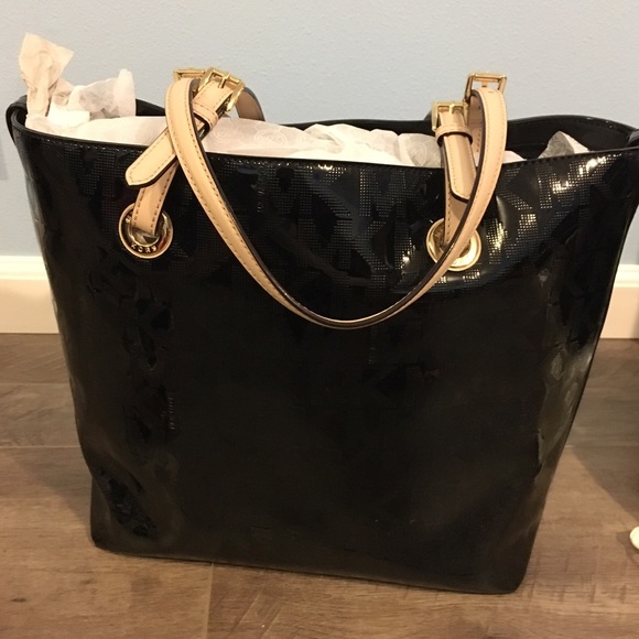 MICHAEL KORS Jet Set Signature Metallic Tote