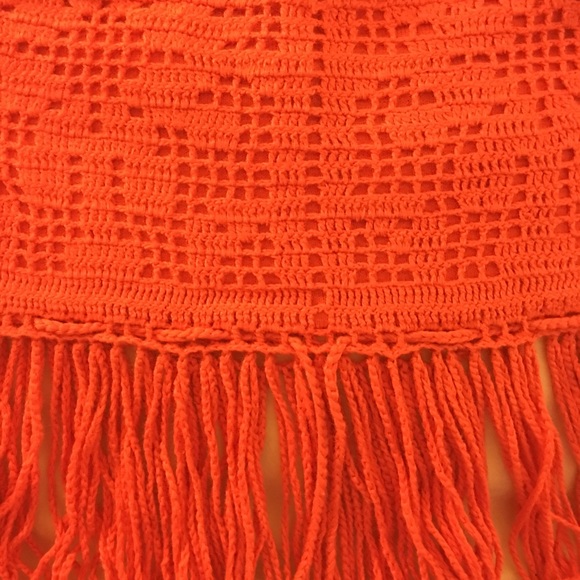NWOT - VS MODA Int Crocheted Coral Crop Top - Picture 3 of 5
