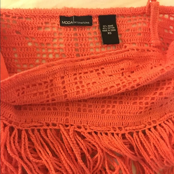 NWOT - VS MODA Int Crocheted Coral Crop Top - Picture 5 of 5