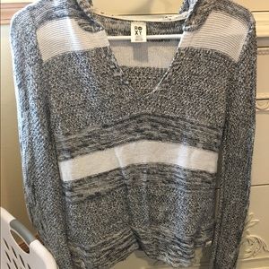 Roxy sweater🎉 Like brand new