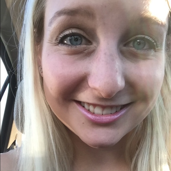 Meet your Posher, Sarah - Picture 1 of 1