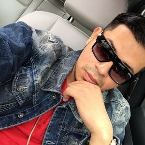 Meet your Posher, Jose