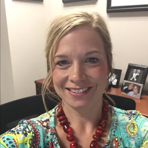 Meet your Posher, Sara - Picture 1 of 1