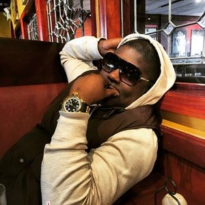 Meet your Posher, Victor