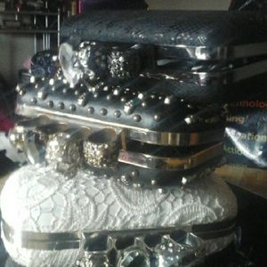 Skull knuckle Clutches
