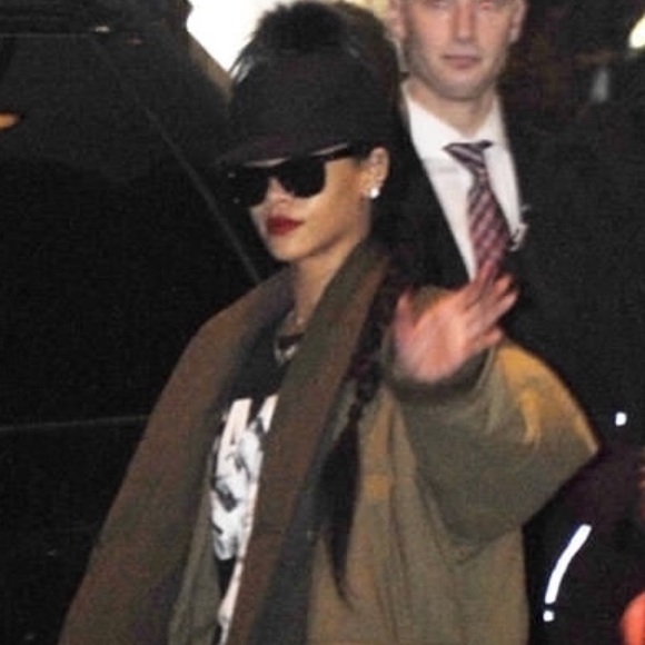 5🌟SUPER CUTE FAUX LEATHER POM POM BASEBALL CAP - Picture 3 of 5