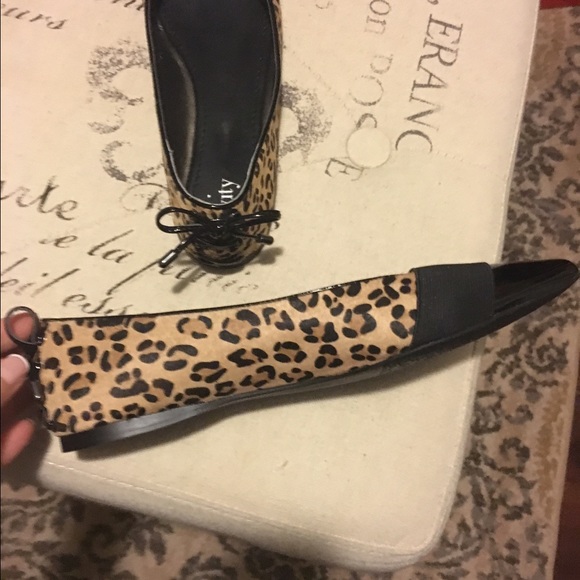 Levity Leopard/Black flats size 8