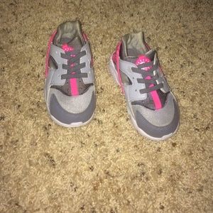Grey and Pink toddler huarache size 7