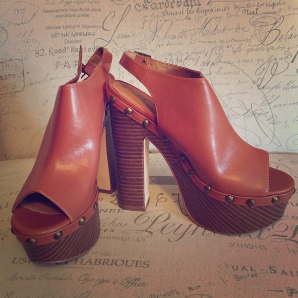 Leila Stone Platform Mules