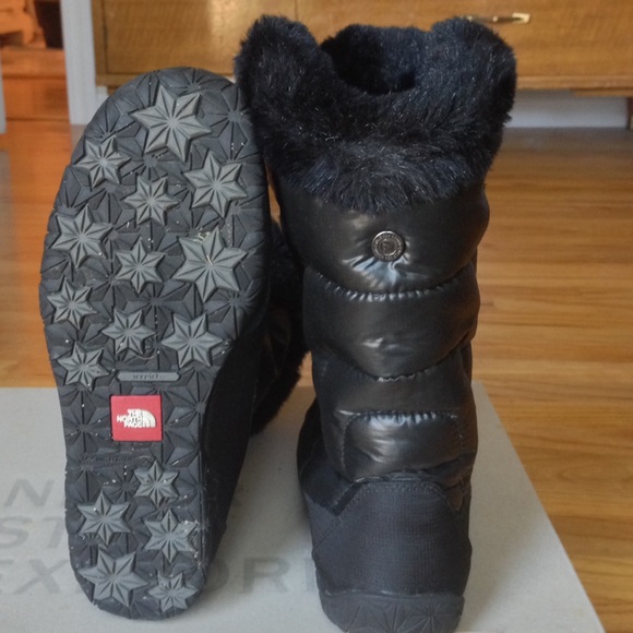 SOLD! North Face boots - Picture 2 of 4