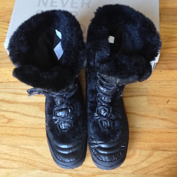 SOLD! North Face boots - Picture 4 of 4