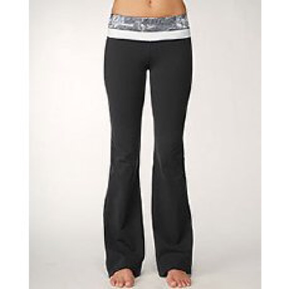 lululemon yoga pants.