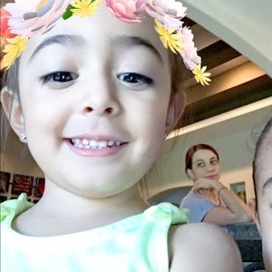 Meet your Posher, Estefania