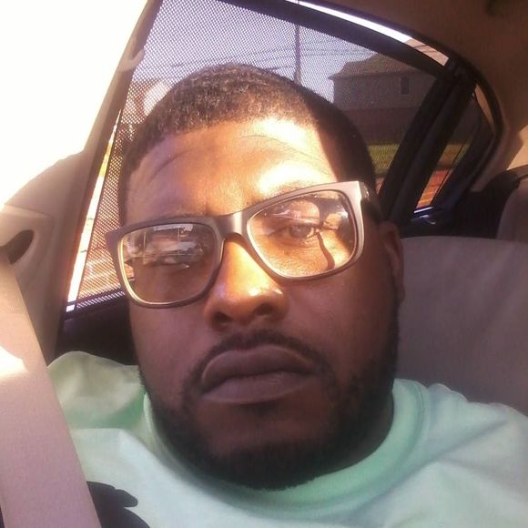 Meet your Posher, Derrick