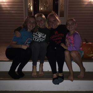 Meet your Posher, Dana